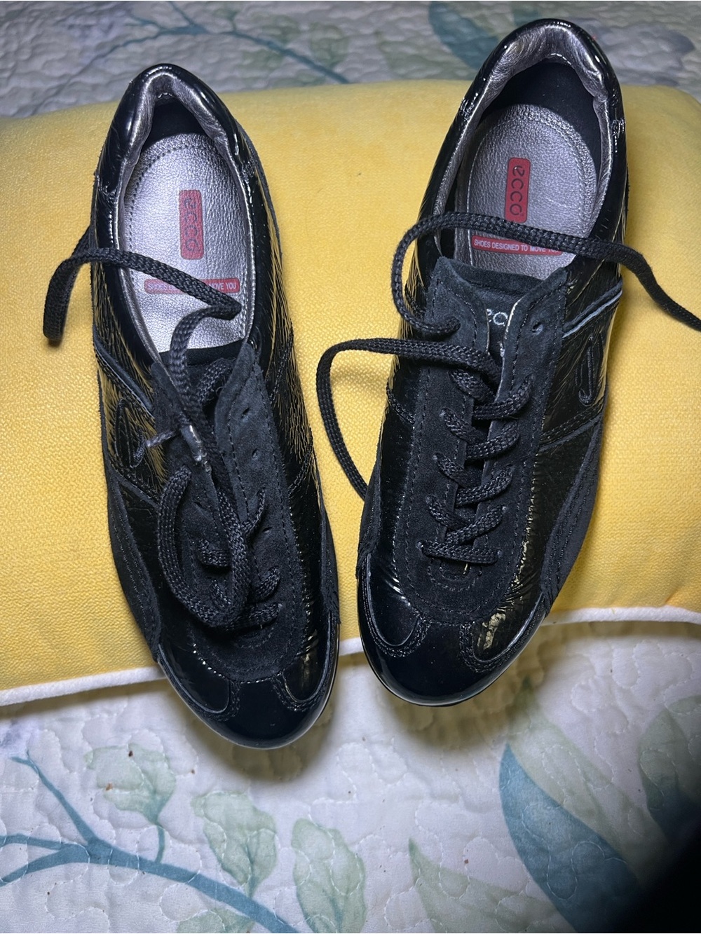ECCO Life Women’s Black Tie Patent & Suede Lace-Up Casual Sneakers
